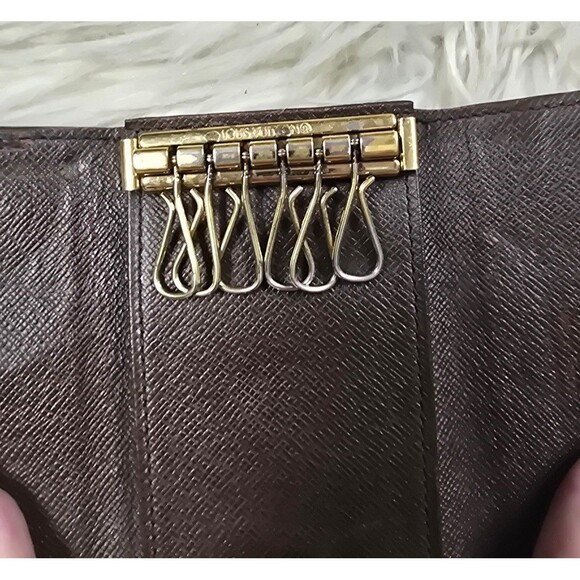 Authenticated Louis Vuitton Damier Ebene 6 Key Case - Picture 7 of 12